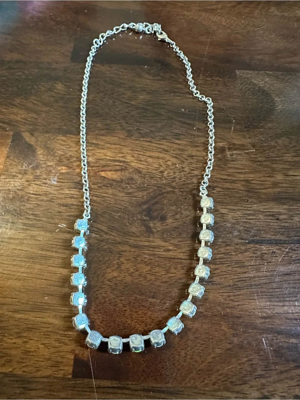 Sabika-inspired crystal necklace - Picture 3 of 4
